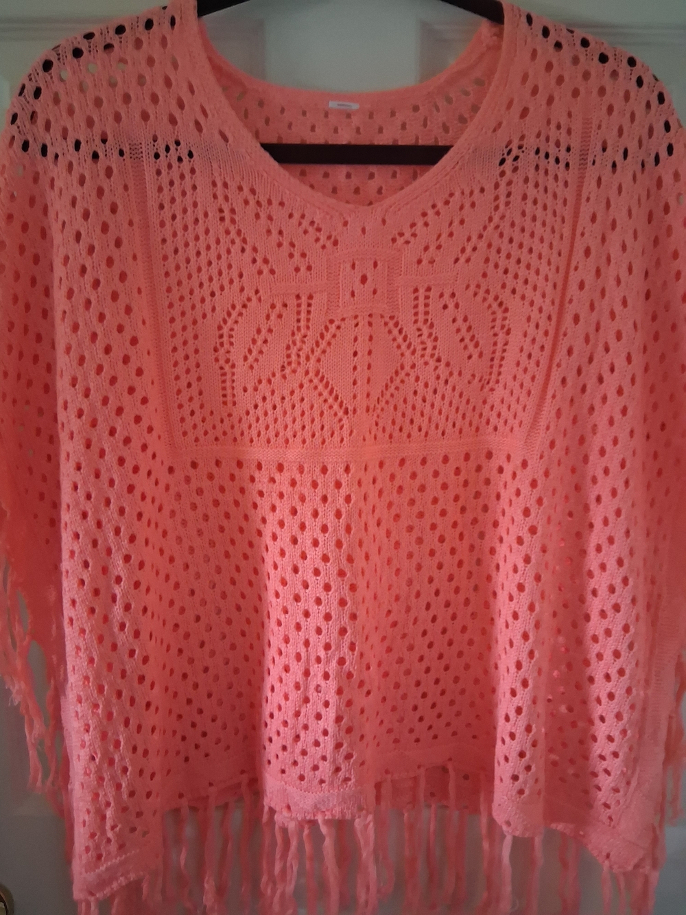 No Boundaries Coral Pink Open-Knit Fringe Poncho - Picture 3 of 4